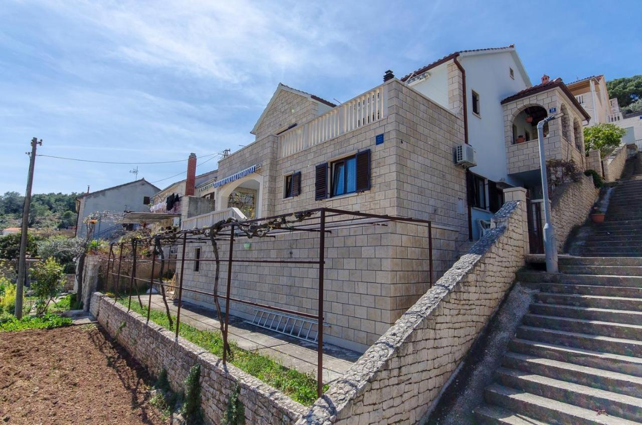 Apartments Goran Постира Экстерьер фото