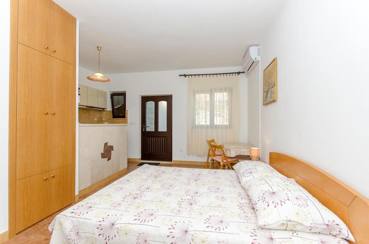 Apartments Goran Постира Экстерьер фото